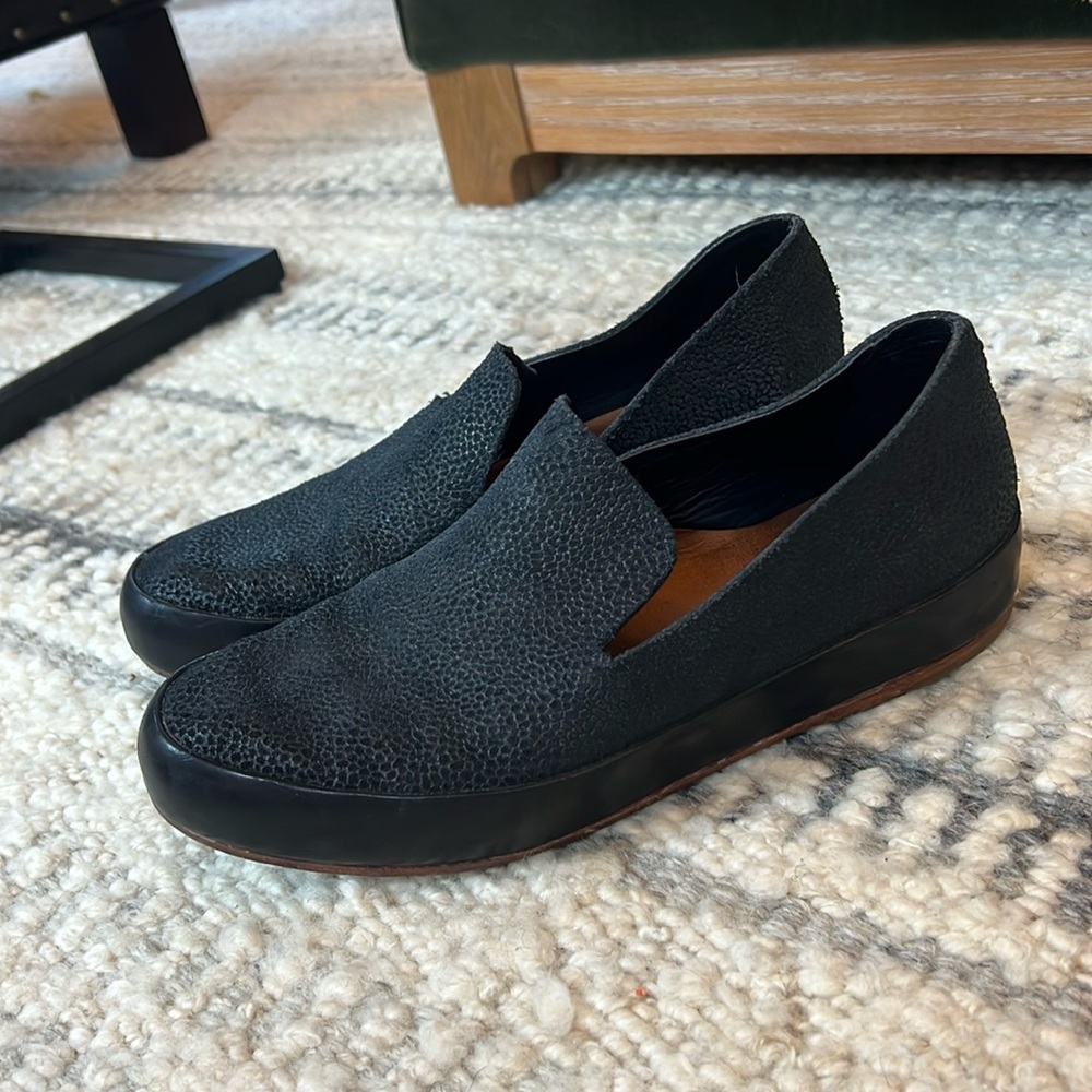 FEIT Hand Sewn Suede Slipper Loafer Black with Speckle Size 38/ US 8